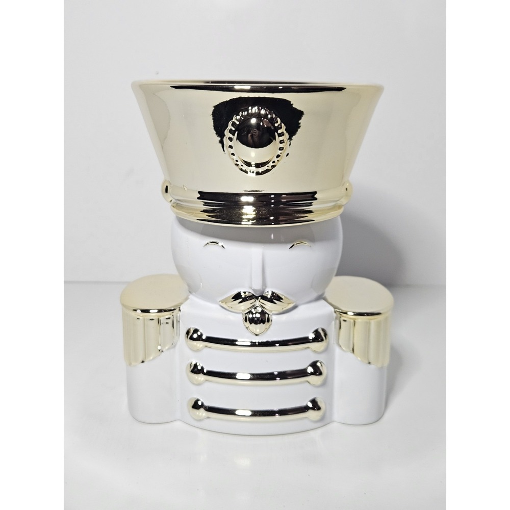 Bath & Body Works White Gold Nutcracker Ceramic 3-Wick Candle Holder Pedestal